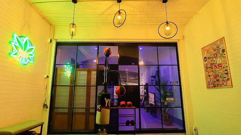 CNN420 Cannabis Store (ร้านกัญชาใกล้ฉัน)WEED 附近的大麻店