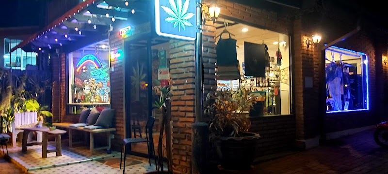 Golden BUDS Weed Shop