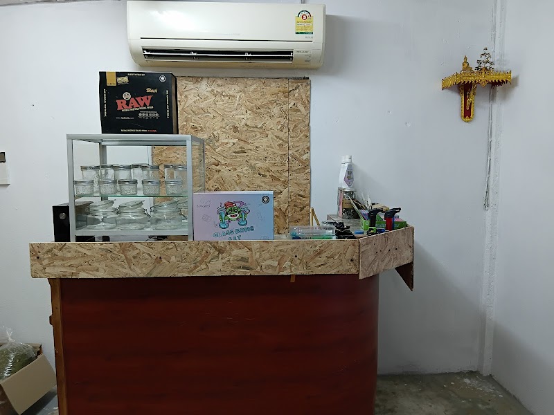 High style cannabis shop