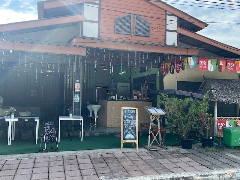 Mini's café bar & cannabis shop