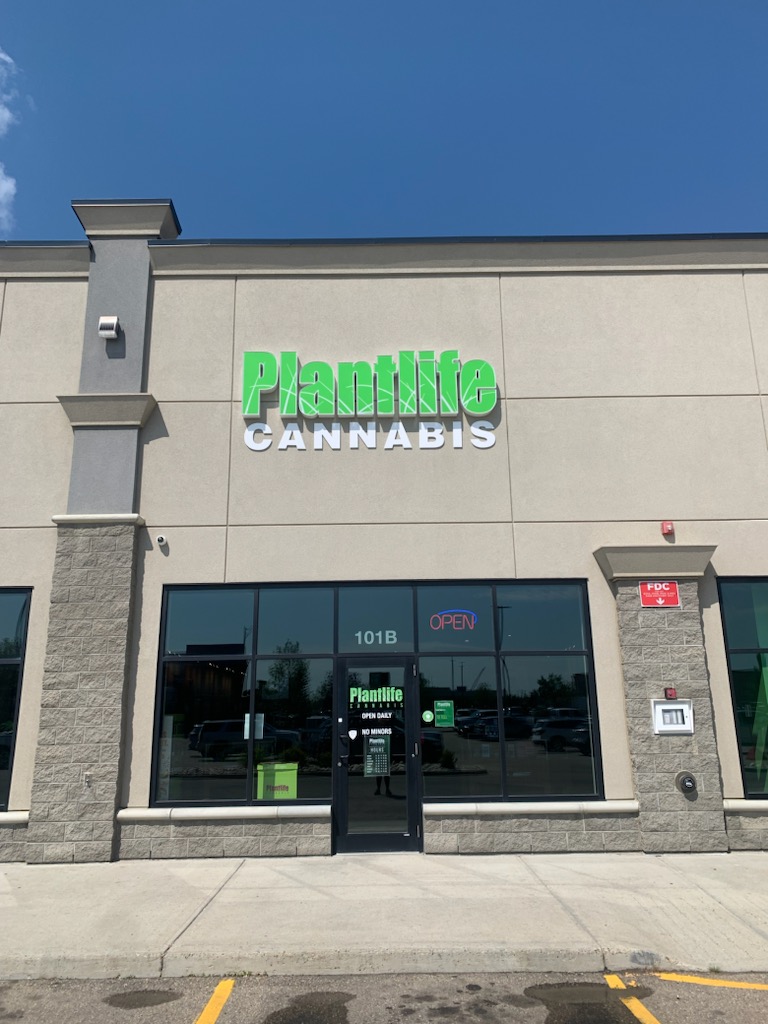 Plantlife Cannabis Leduc