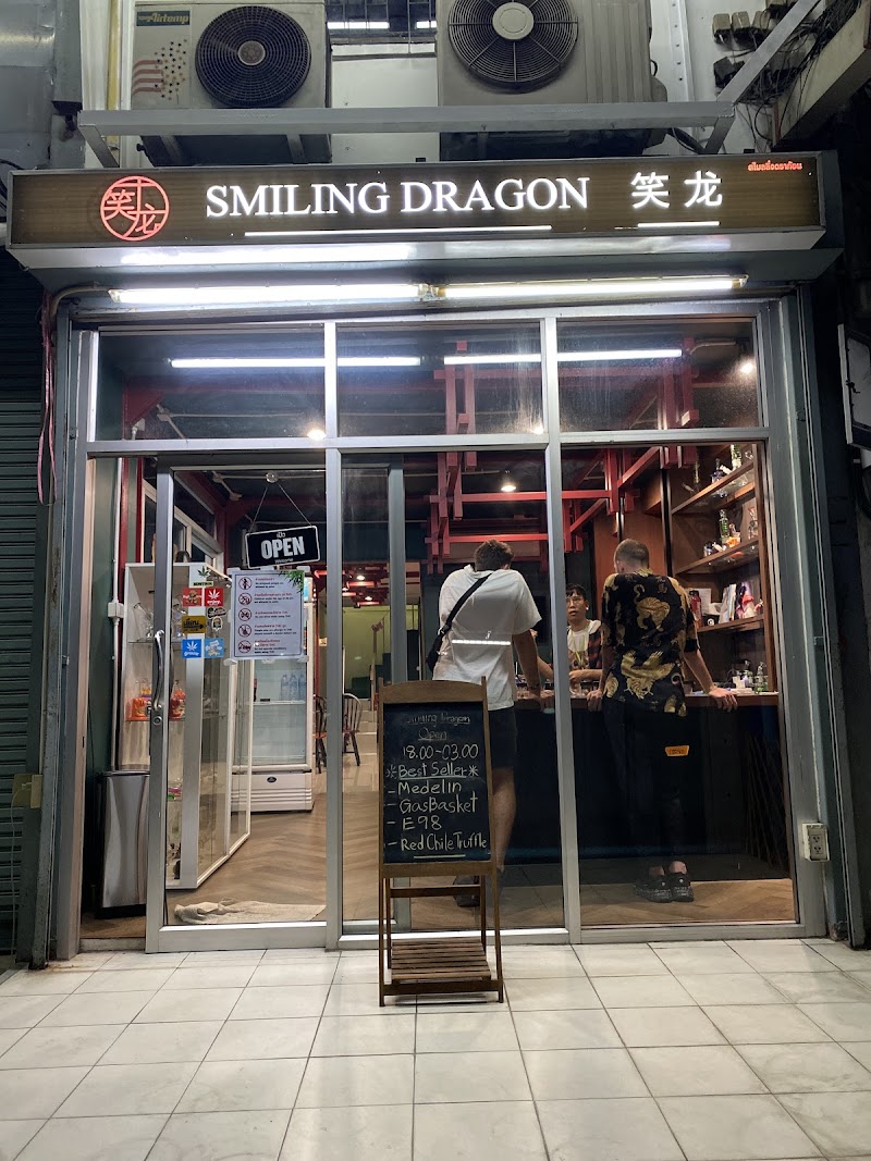 Smiling​ Dragon​