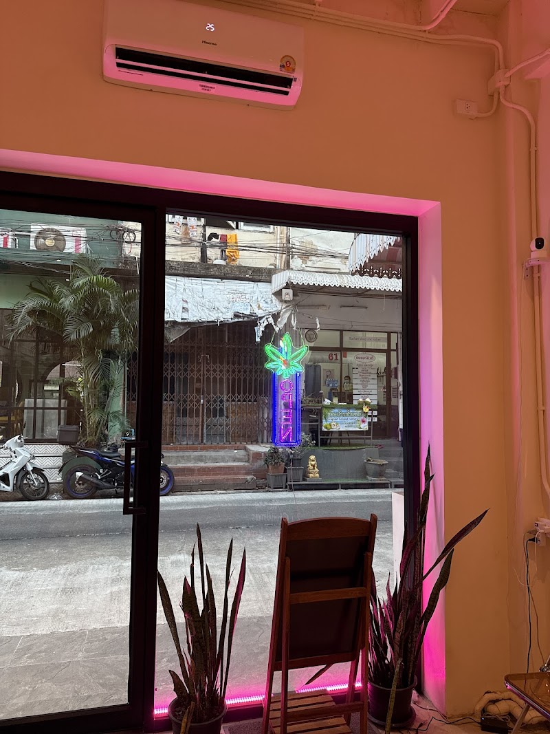Stonercornerth Bangrak ร้านกัญชา​ 大麻 weed dispensary vaporizers